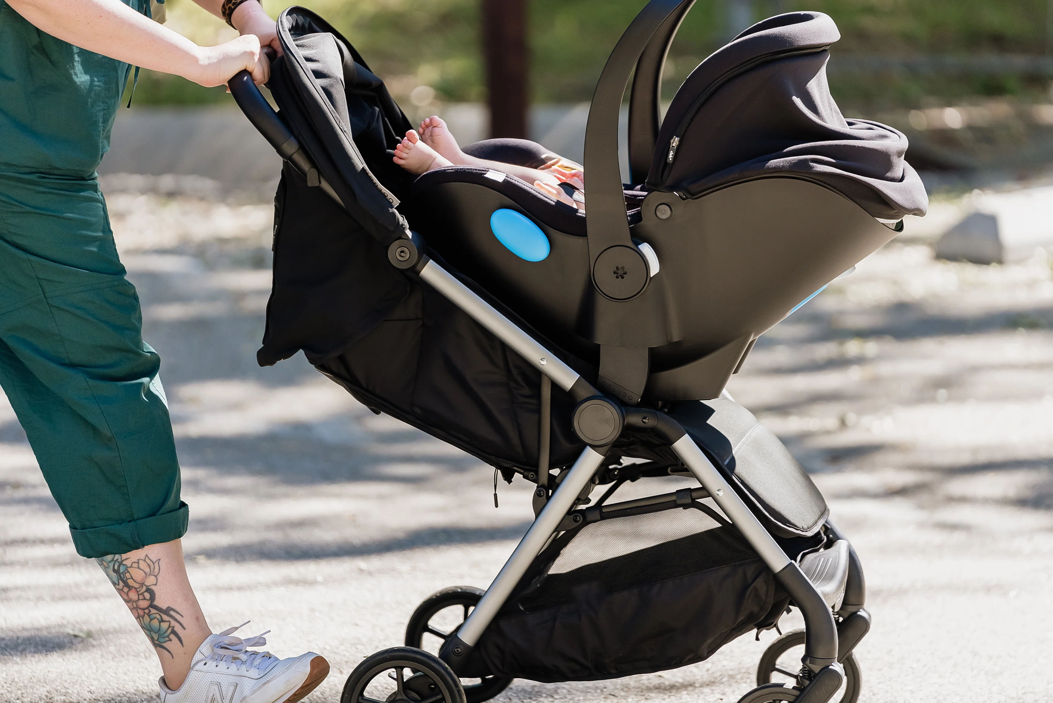 The One Universal Carseat Adaptor - Image 3